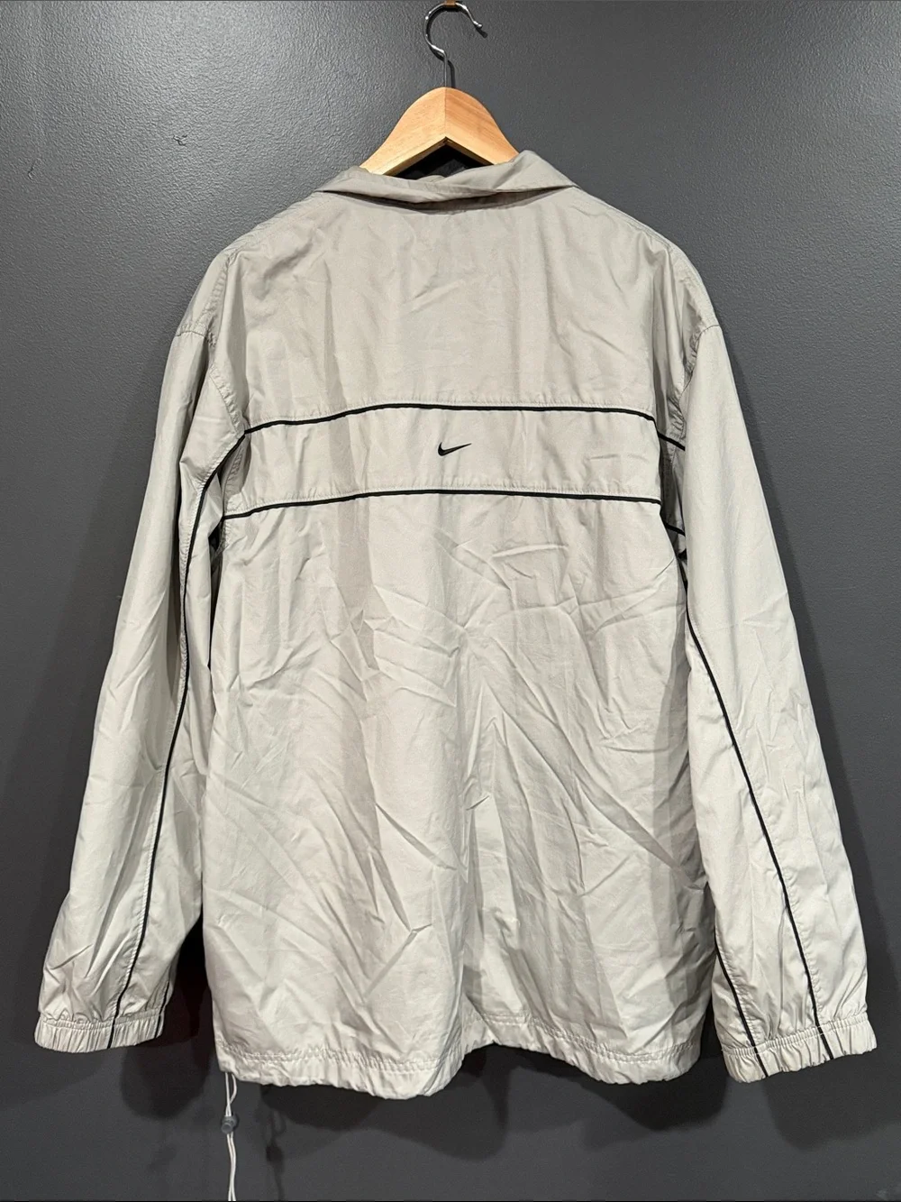 Nike classic windbreaker
